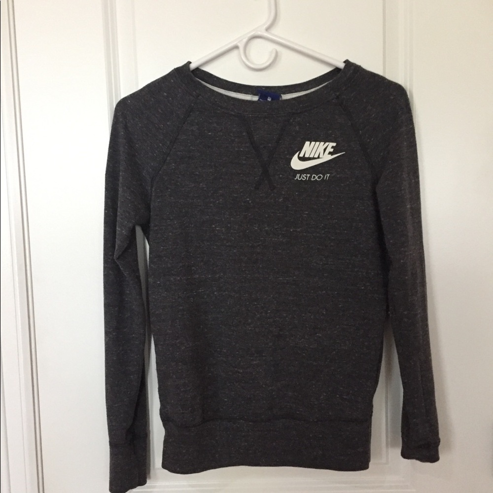 Nike Rally XS heather gray sweatshirt